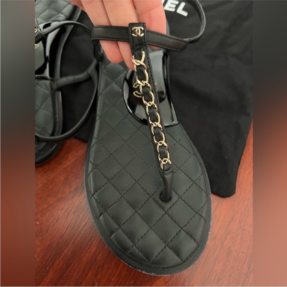 Black Chanel Interlocking CC Logo Leather T-Strap  Chain Detail Sandals - Picture 6 of 11
